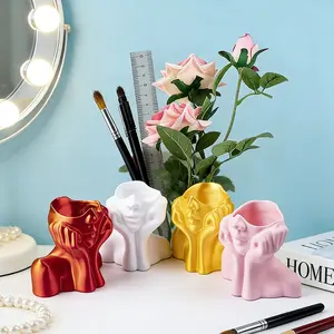 Aesthetic 3D Face Makeup Brush Holder, Cute Hands on Cheeks Design, Ladies' Vanity Decorative Accessory, Perfect Gift Idea