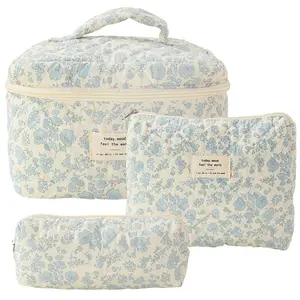 Quilted Good Makeup  Bag Spacious Organizer for All Your Cosmetics Travel Essential Floral Cotton Large Capacity 16x16x25cm Portable Fashionable Skin-Friendly Multi-Purpose Bag