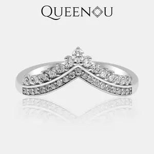 【848 #2】 The Radiant V-Band Synthetic Moissanite Ring #2