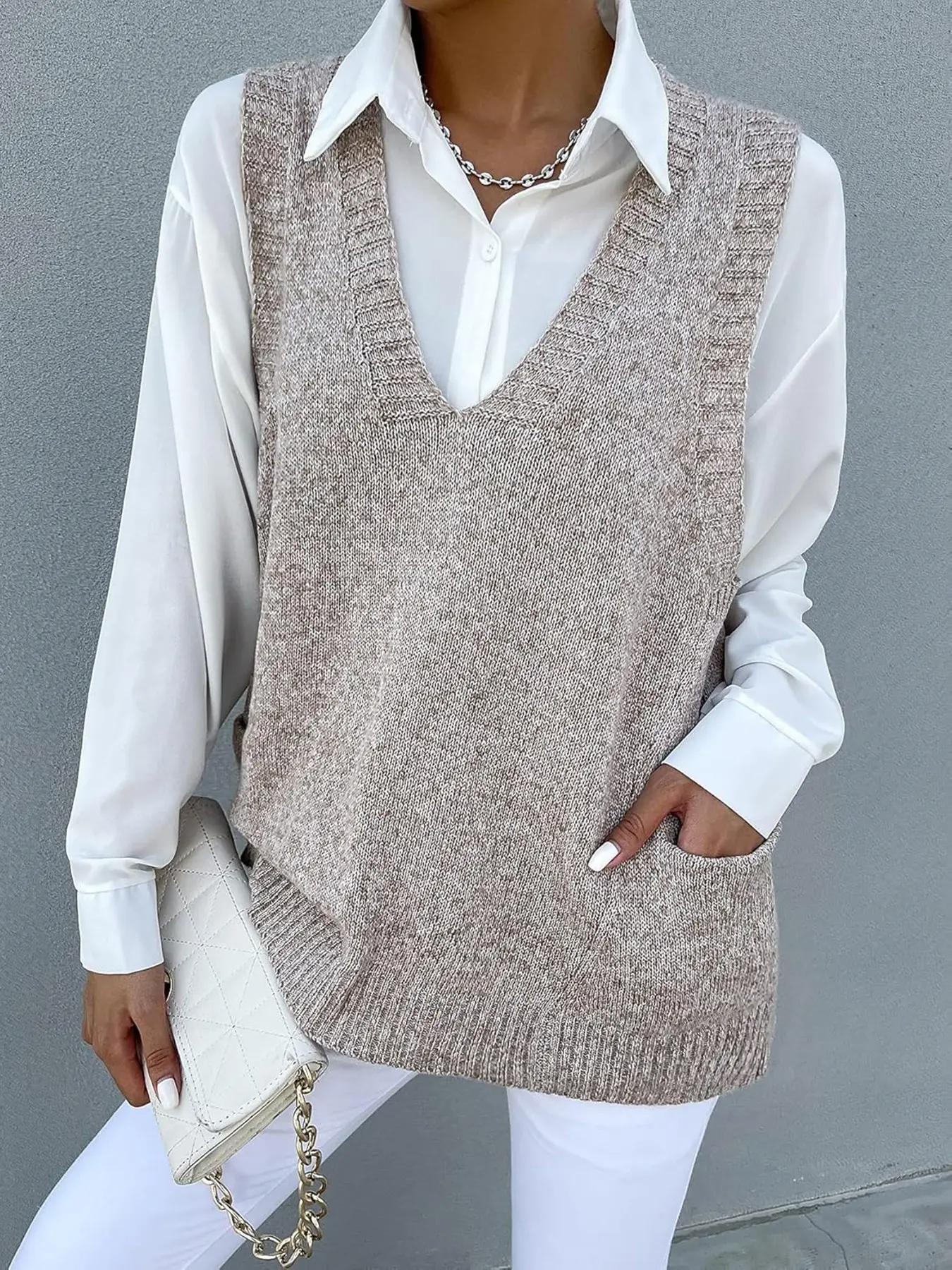 Women's V Neck Basic Plain Pocket A-Line Loose Fit Casual Sweater Vest, Sleeveless Fashion Design Knitwear Tops for Layering and Daily Wear Garment Piece