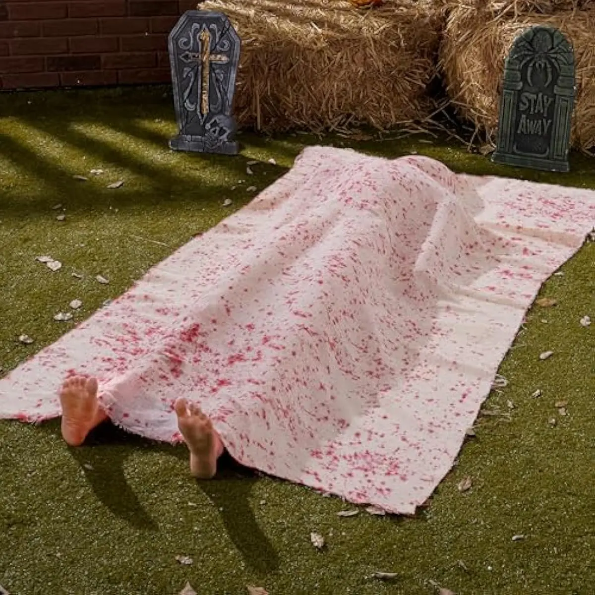 5 Ft Halloween Scary Decorations, Inflatable Body Covered Show feet, Outdoor Haunted House Corpse Decor Prop for Crime Scene Party Lawn Yard