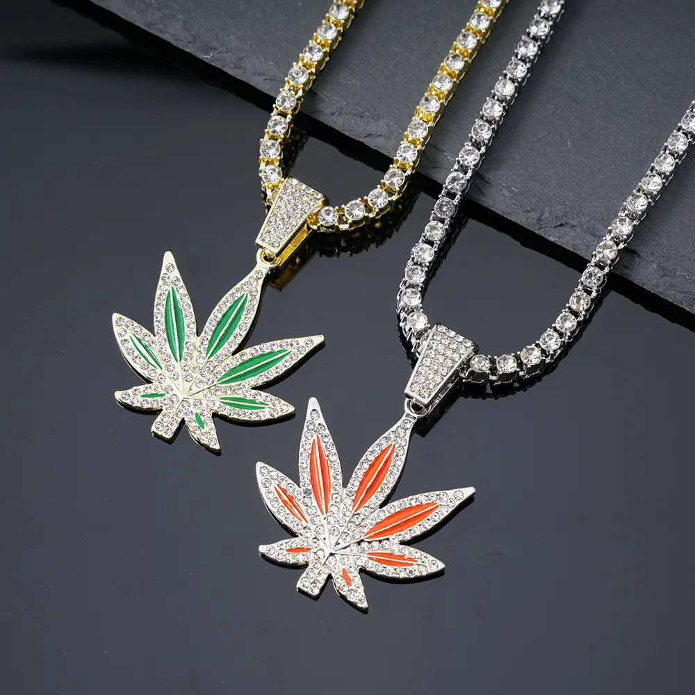 Cross-border best-selling green maple leaf pendant necklace with alloy rhinestone pendant and punk-style tennis chain