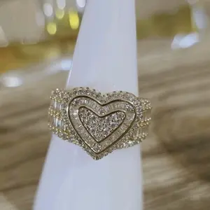 anillo gold plated alta calidad Con cristal premium