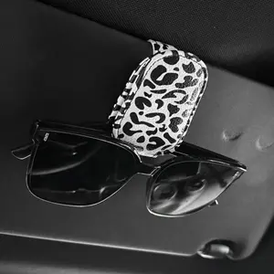 [1pc Car Glasses Clip] 1 Piece Dairy Cow Print Pattern Universal Car Sun Visor Glasses Clip PU Material Magnetic Glasses Clip Storage Bracket Holder Clip for Car Interior Sun Visor Car Organization Supplies