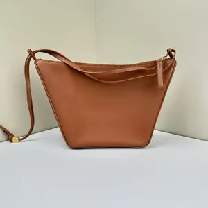 Pre-owned Loewe Calfskin Crossbody Bags Hammock Hobo Mini Brown CPU0331
