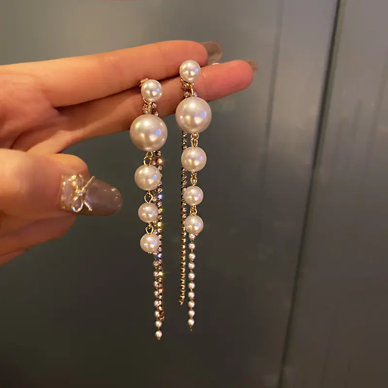 Long tassel pearl earrings, white rhinestone faux pearl earrings, elegant and sophisticated style, fashionable and unique jewelry for women, suitable for holiday parties, weddings, balls, and everyday wear