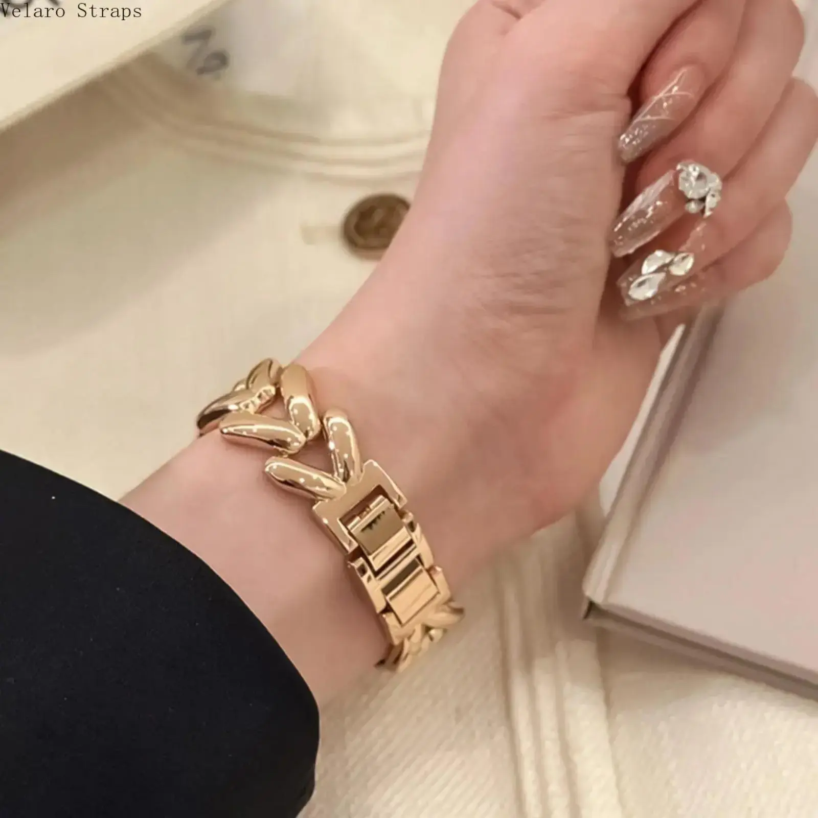 V-Shaped Metal Link Watch Strap, Luxury Fashion Band for Apple Watch All Series Ultra SE 1-11