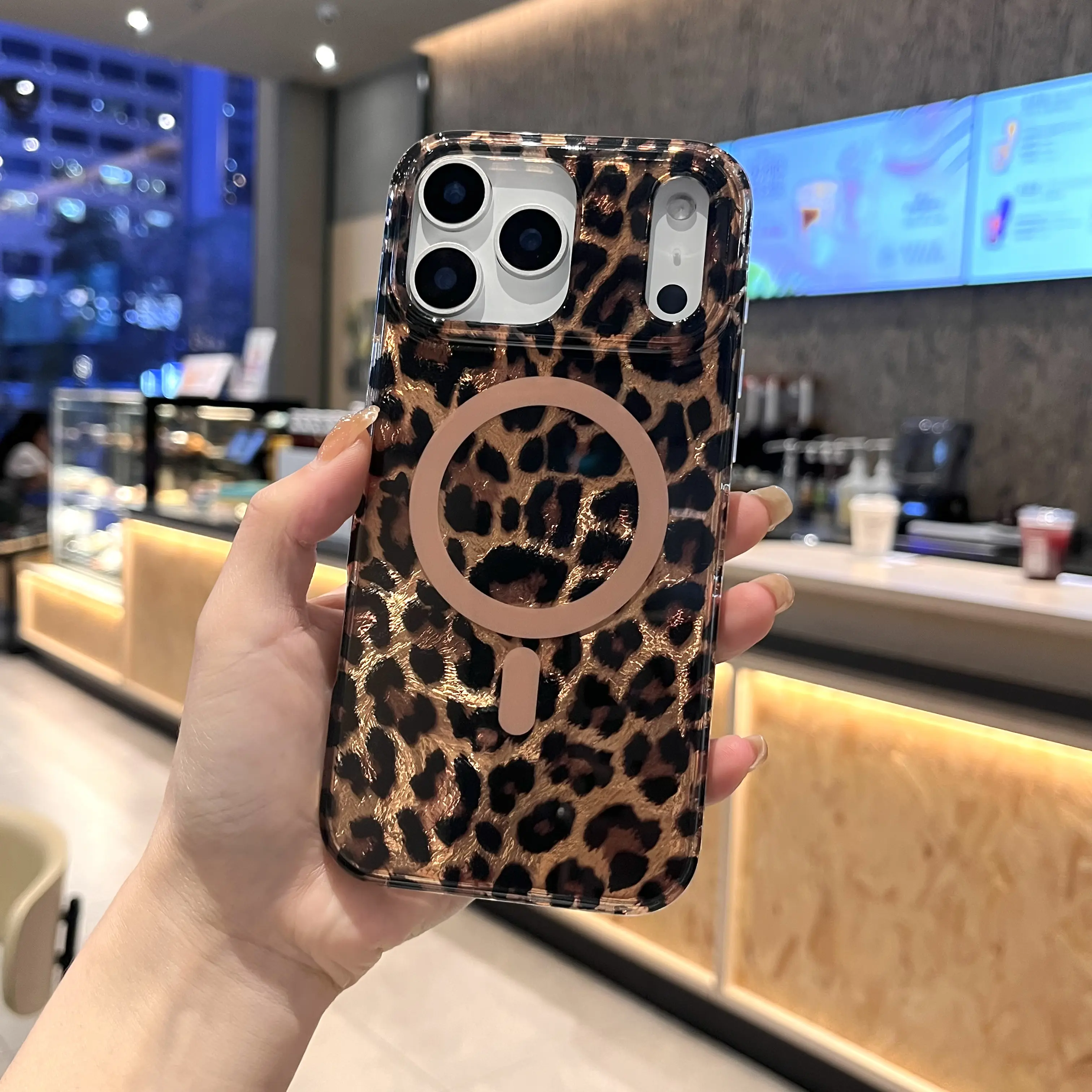 Compatible with iPhone 17 Pro Max Case Stylish Leopard Cheetah Animal Print Phone Case for Women Men, Cute Sparkle Glossy Shockproof Protective Cover for 12 13 14 15 16 Pro Max