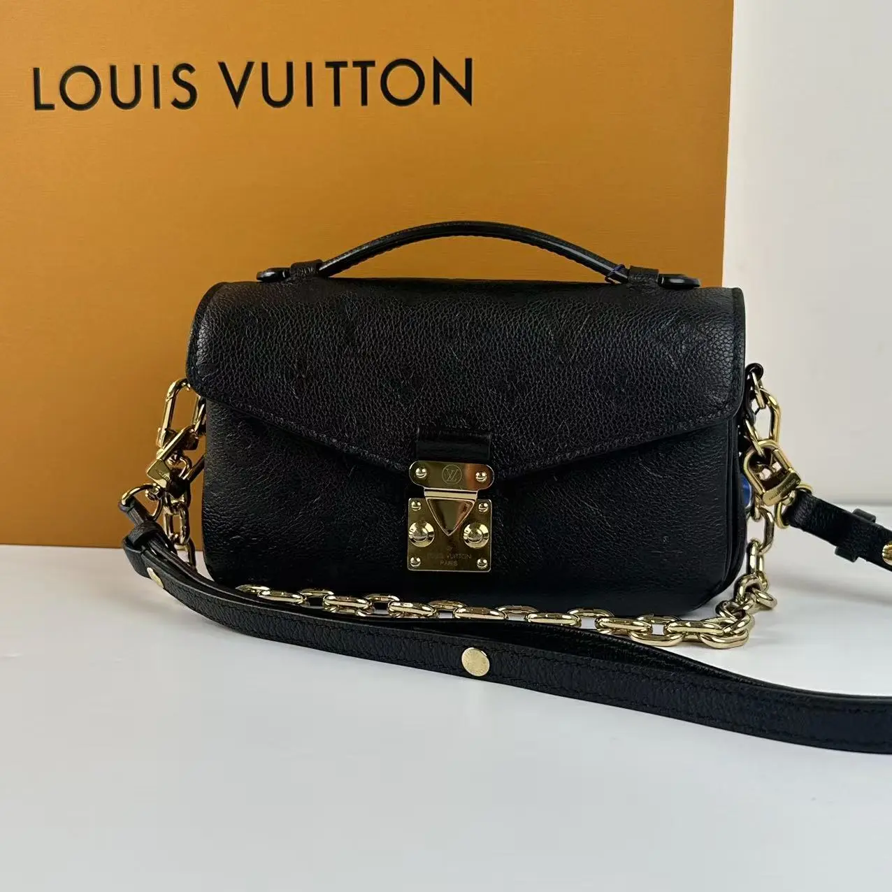 Pre-owned Louis Vuitton Pochette Métis East West Crossbody Bag, Crossbody Bags