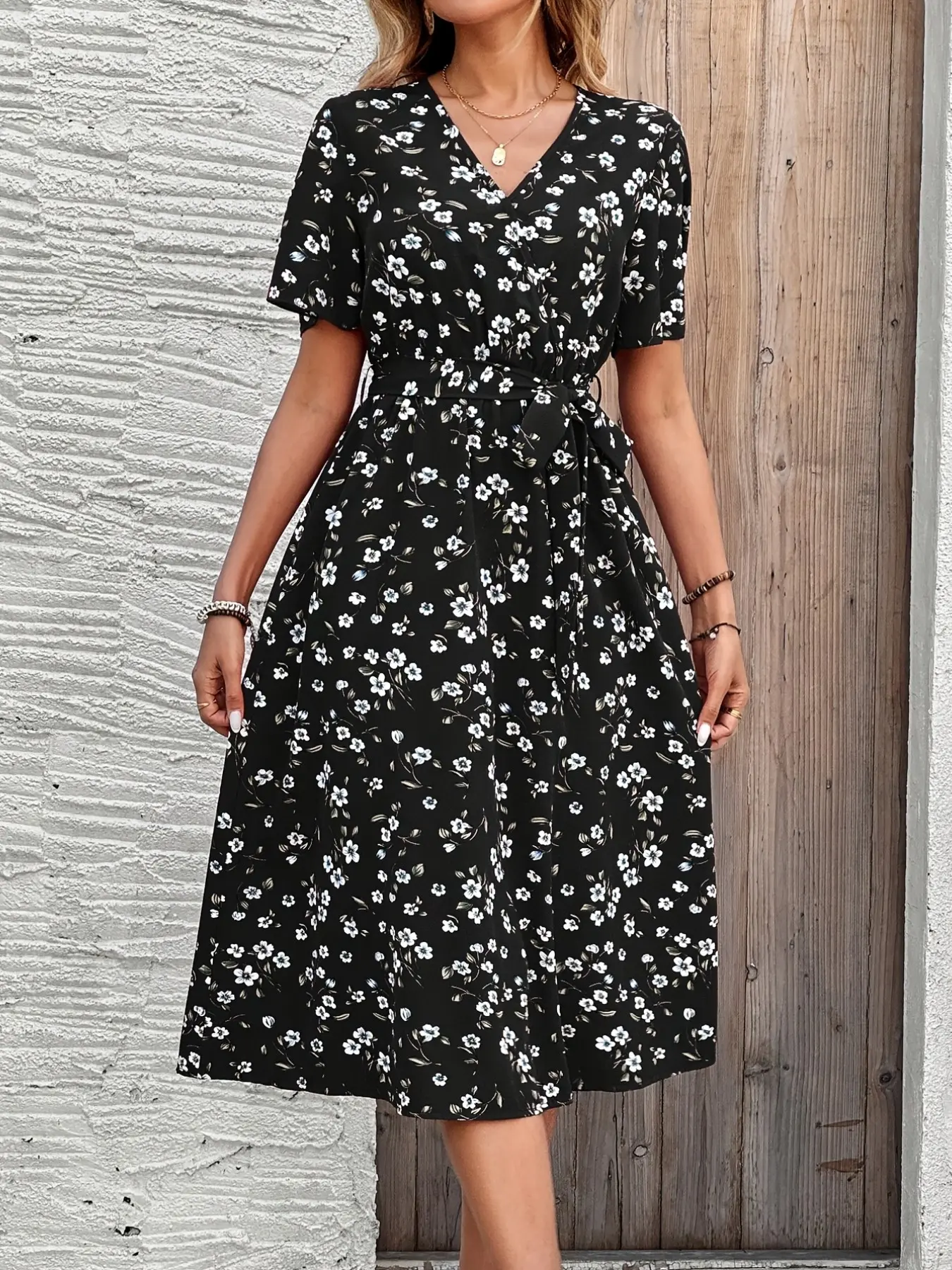 Women's Fashion Elegant Casual V-Neck Short Sleeve Floral Print Midi Dress, Stylish Summer, Comfortable and Chic, Boho Floral Dress, Bohemian Style Dresses