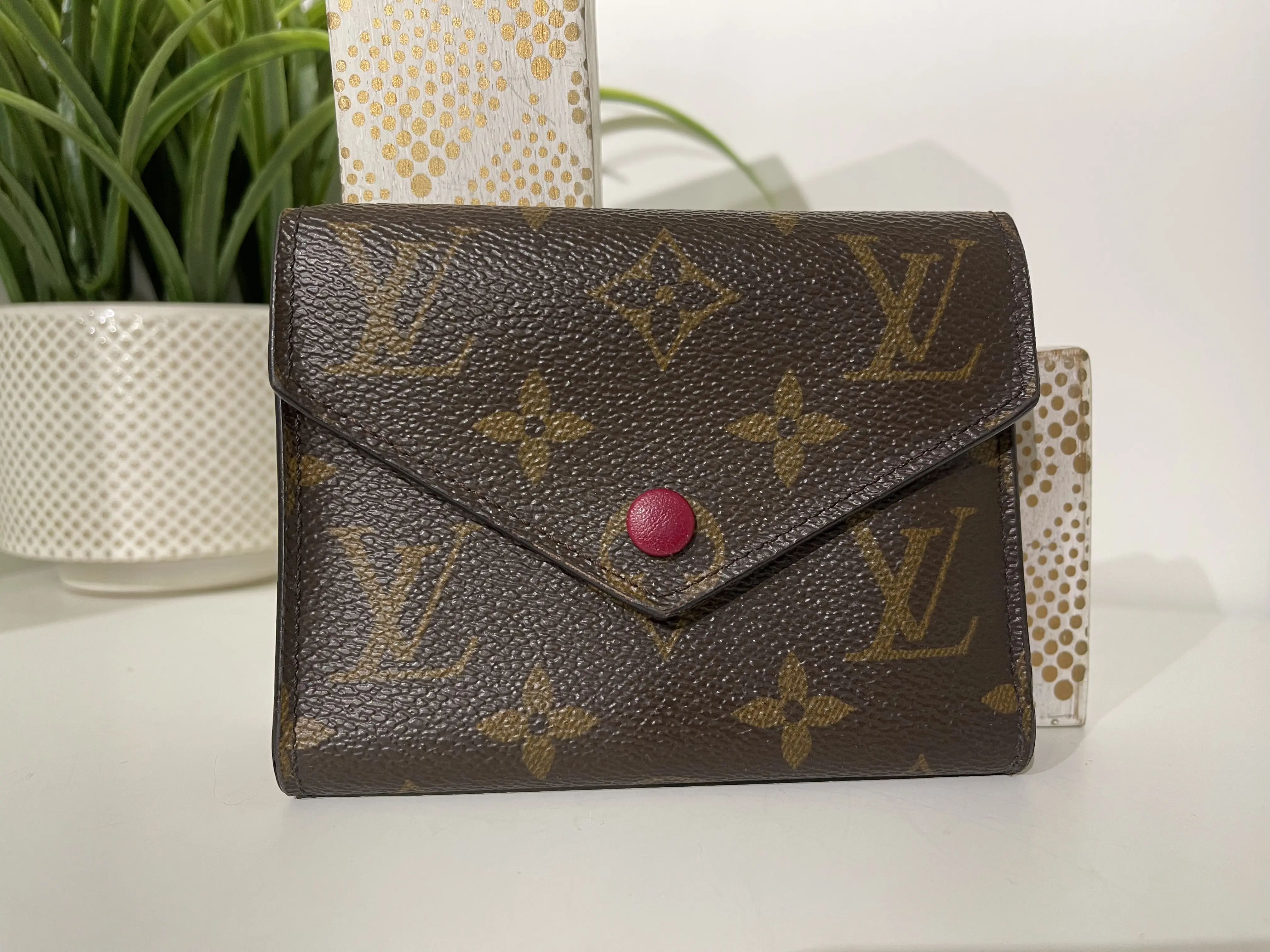 Pre-owned Louis Vuitton wallet wallet Monogram Victorine Wallet