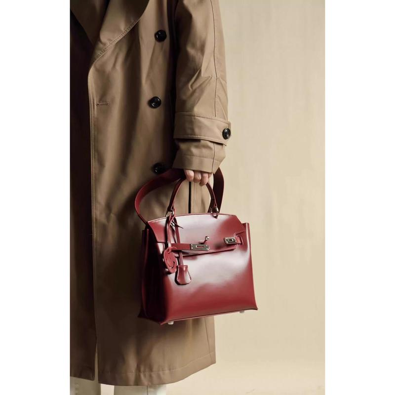 👜 Timeless Grace – Genuine Leather Structured Shoulder Bag | 14" Elegant Tote with Adjustable Strap