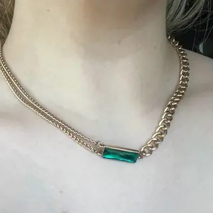 Green Emerald Pendant Necklace for Women - Special Occasion Accessory