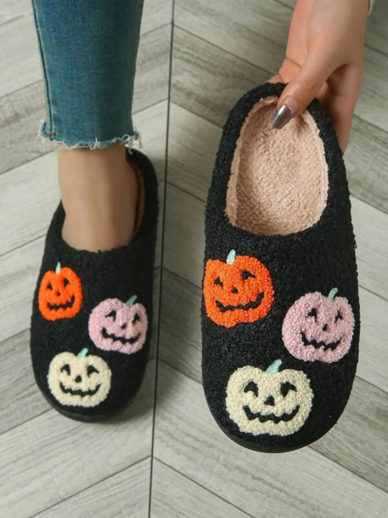 Halloween Women's Cartoon Pumpkin Slippers, House Slippers, Fuzzy Warm Thick Sole Non-Slip, Cute Home Shoes for Autumn Winter, Casual Textile Upper