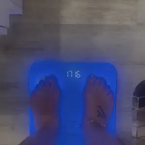 Alcedo Smart Scale for Body Weight, 7-Color Glowing Bluetooth Digital Bathroom Scale for BMI and Body Fat, Body Composition Monitor with Smartphone App