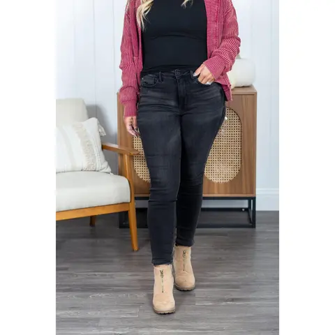 Judy Blue Women's Mid-Rise Tummy Control Sierra Jeans, Stretch Fit Bottoms with Spandex-Rayon Blend, Odd-Even Mix Available
