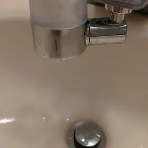 Faucet-Mounted Filter Extender with Rotating Water Outlet & Anti-Splash Design - PP Cotton Filter Captures 99% Impurities, Universal Fit for Most Pull-Out Faucets in Kitchens, Bathrooms Easy-to-Install Water Filtration Solution That Reduces Splatters