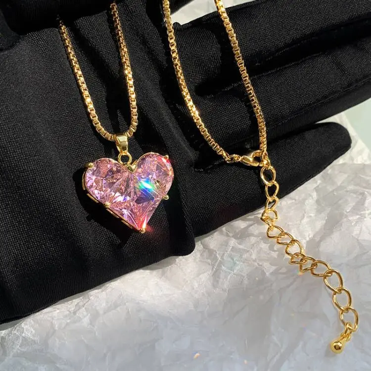 Women’s Light Luxury Pink Crystal Heart Necklace, Perfect Gift for Valentine, Festival, Party and Everyday Outfit