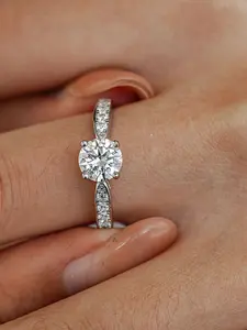 【1 Carat Moissanite Ring】1pc Moissanite ring 1ct Moissanite Elegant And Luxury Exquisite Round Cut Laboratory-created Moissanite Wedding Engagement Ring For Woman For Girl For Dating Gift For Daily Decoration Fine Jewelry