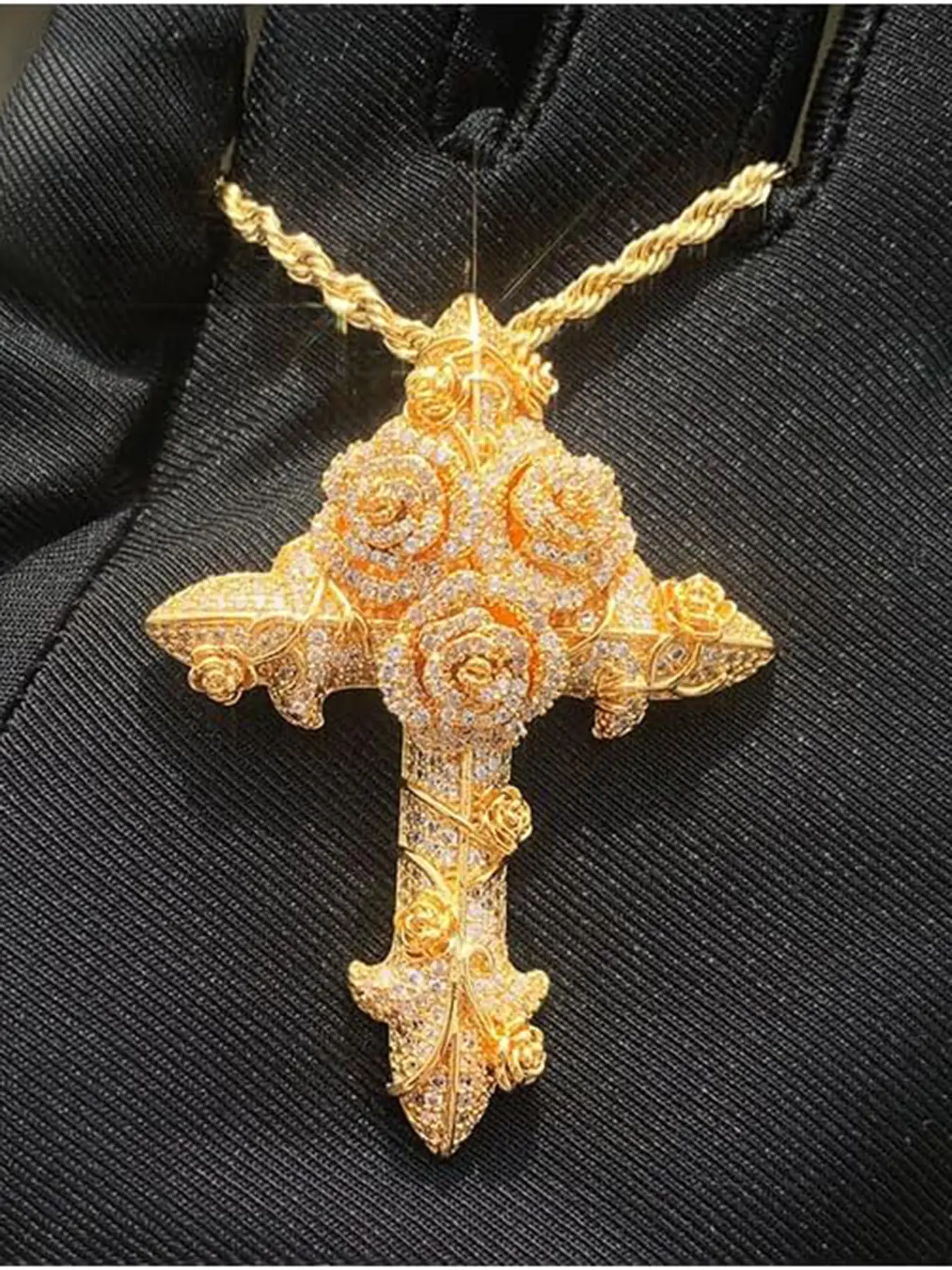 Hip-hop trendy rose cross pendant necklace, Chunky cross necklace, twisted chain, zircon inlay, unisex fashion jewelry, versatile couple accessories, Flower Charm Necklace, Statement Necklace, Pendant With Necklace
