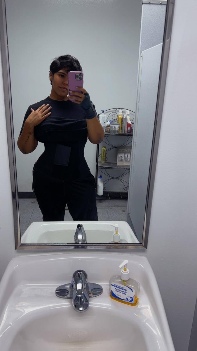 Item: BLACK with pink stripe, M