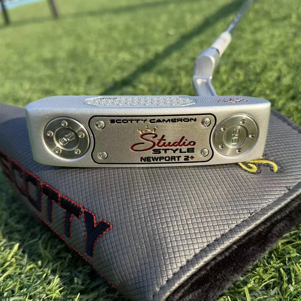 Cameron Newport 2 Plus Studio Style Putter, Wide Blade Golf Club with Adjustable Sole Weights, Premium Milled Putter for Consistent Accuracy