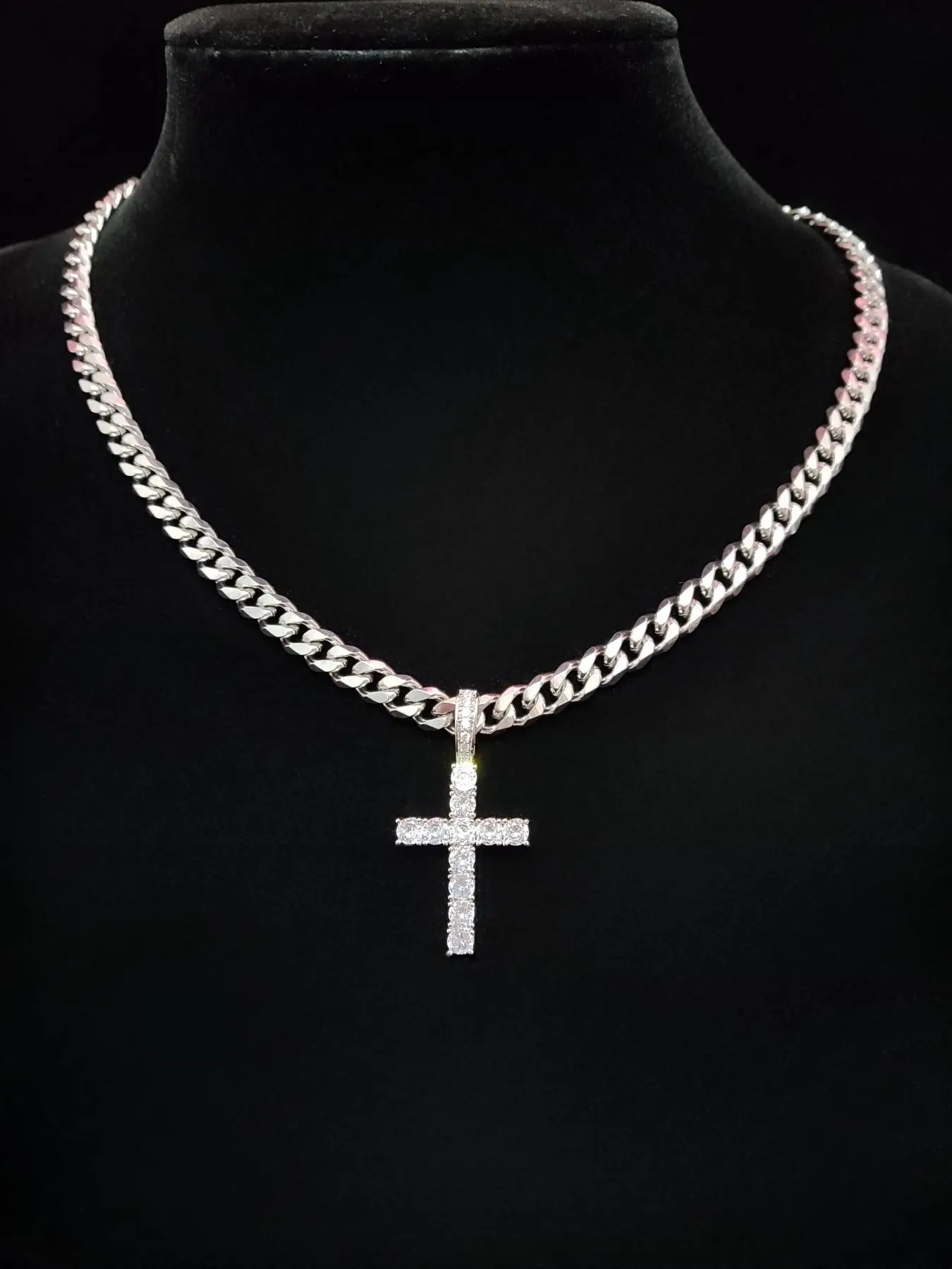 Unisex Easter Street Cross Pendant Necklace, Rhinestone Decor Cuban Chain Necklace for Party & Daily Clothing Decor for Men & Women, Exquisite Jewelry