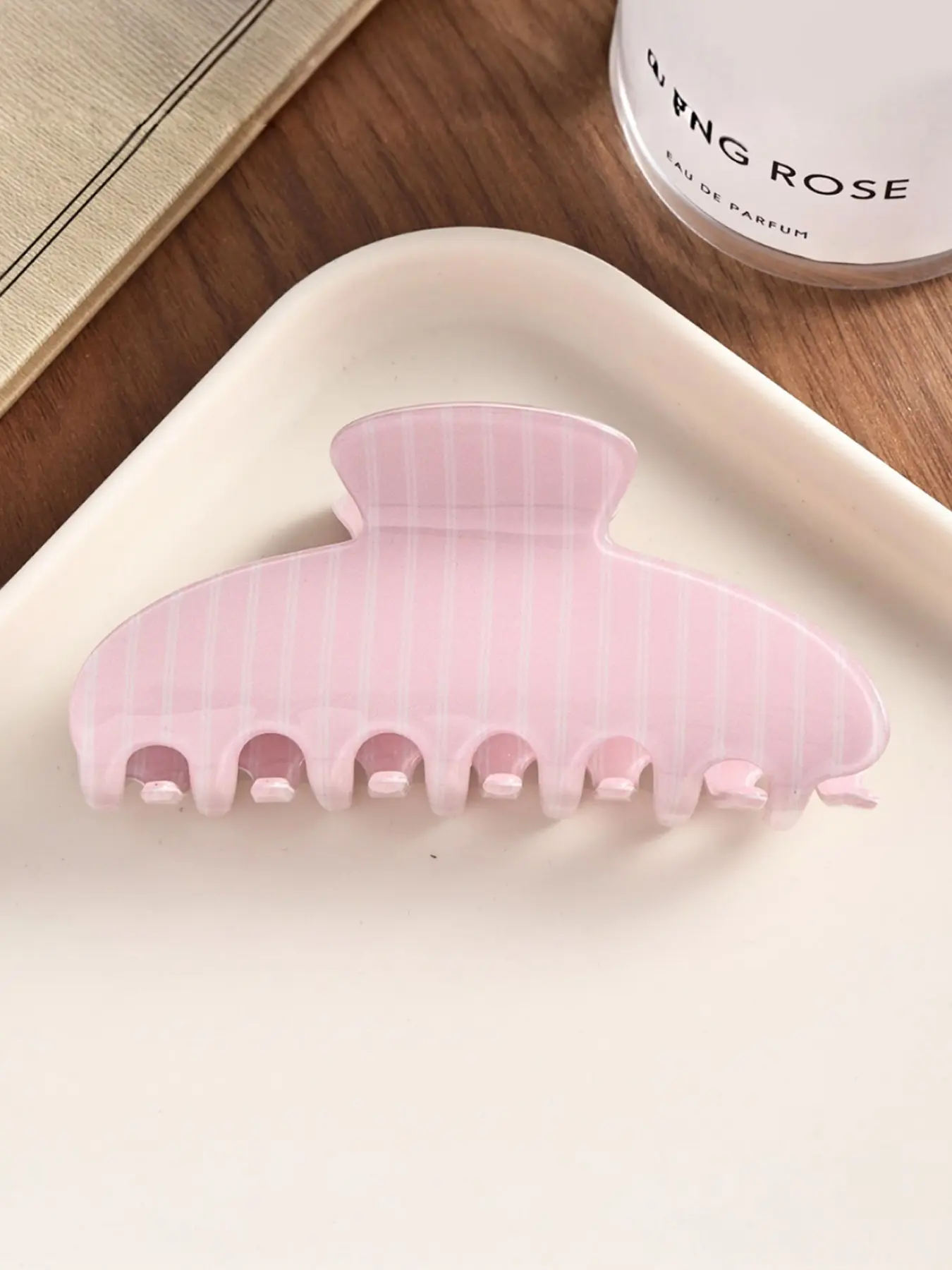 1pc Striped Hair Clip, Casual Style Large Hair Bun Clip, Blue And Pink Striped Hair Clip, Cute Hair Clip For Women And Girls, Hair Accessory For Daily And Vacation Use, Fashion Hair Accessories, Hair Claw Clips
