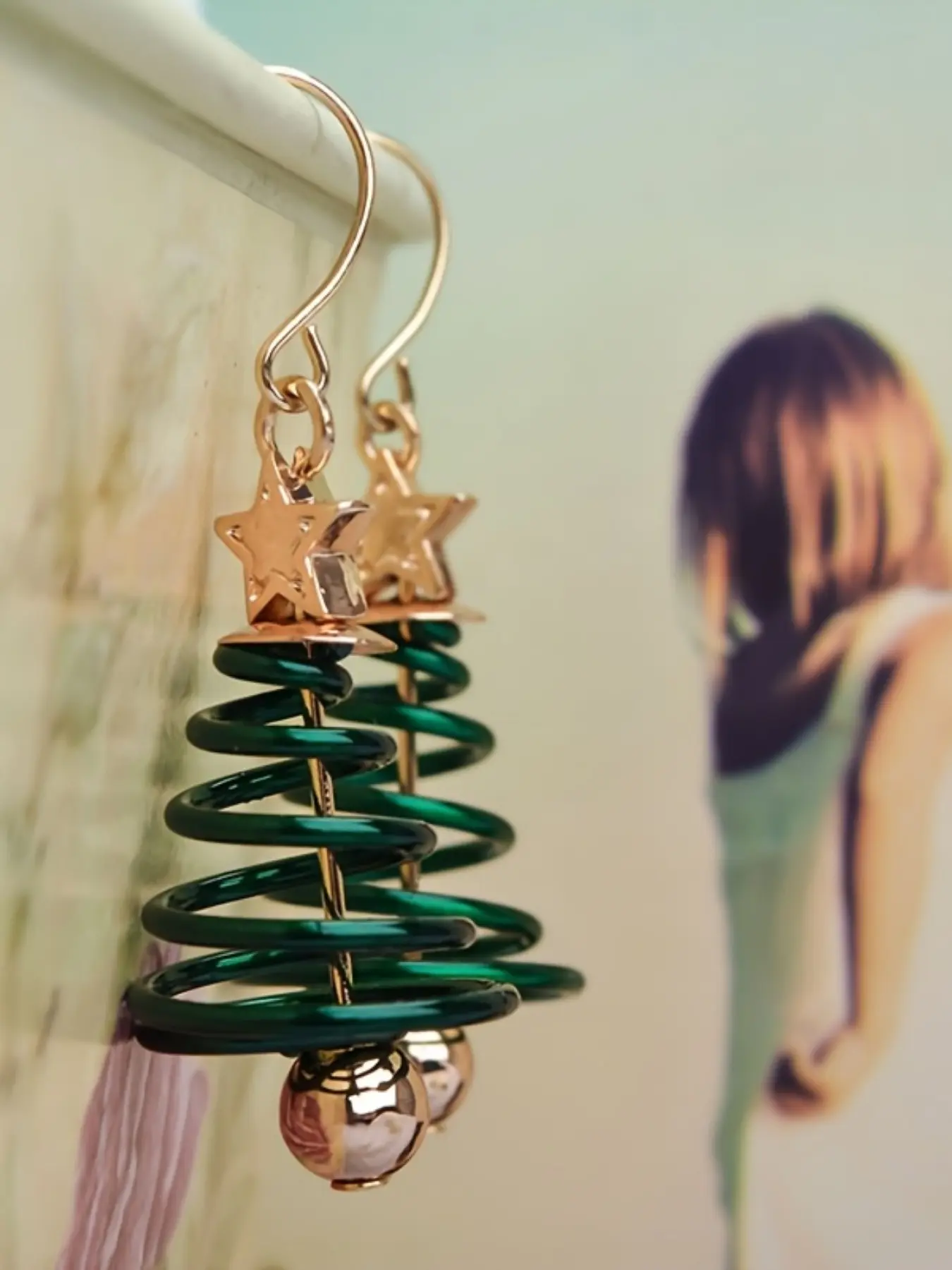 Festive Pink Girl Christmas Tree & Star Earrings - Adorable Iron Chain with Golden Accents, Perfect for Holiday Parties, Christmas Accessories, and Winter Celebrations, Christmas Accessories | Whimsical Earrings | Durable Chain Earrings
