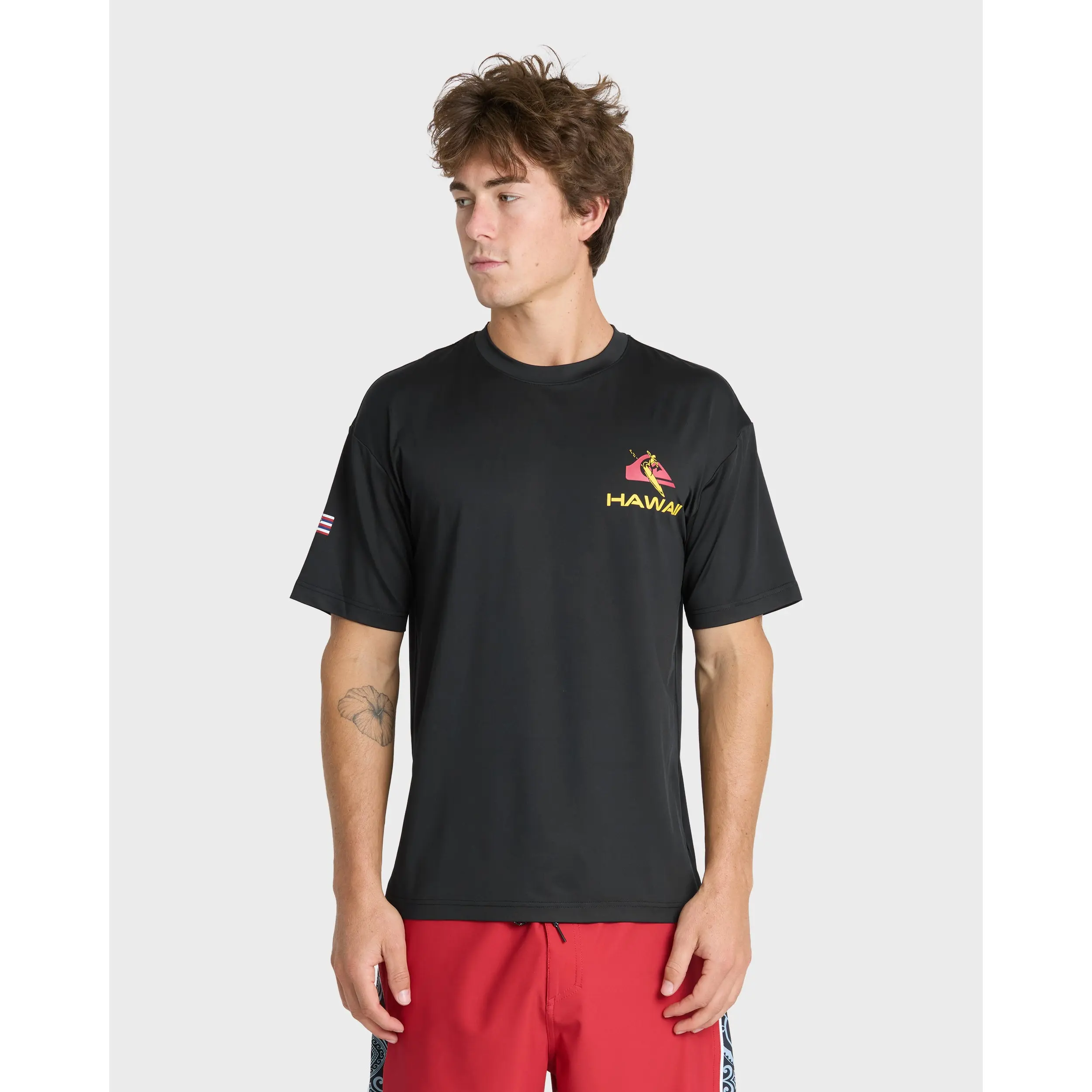 Quiksilver | Hawaii Everyday Short Sleeve Surf Tee | Men's Polyester 4-way Stretch Surf-ready Recycled Material | Surf, Everyday Wear