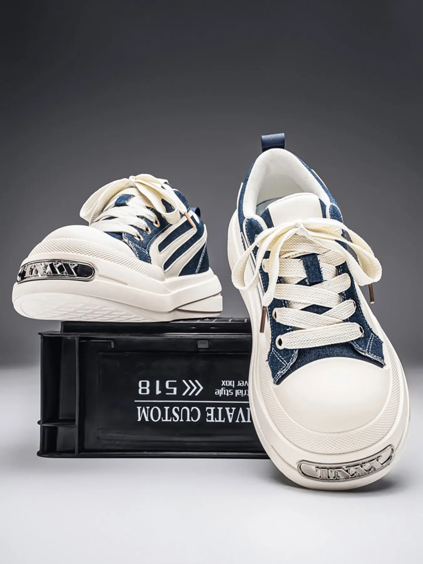Summer Men's Vintage Denim Patchwork Shoes Trainer, Casual Thick Soled, Metal Trim Design, Thick Sole Height Boost, Slip-Resistant, Laces Fit Foot Shape, Casual Streetwear, Casual Lifestyle Footwear
