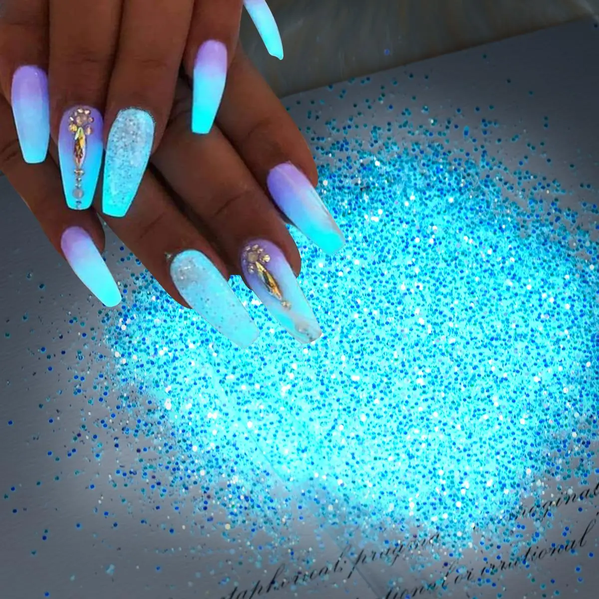 10g Luminous Glitter Powder Nail Phosphor Pigment Long-Lasting Glow in Dark Epoxy Resin Filler for DIY Resin Mold Filling Crafts
