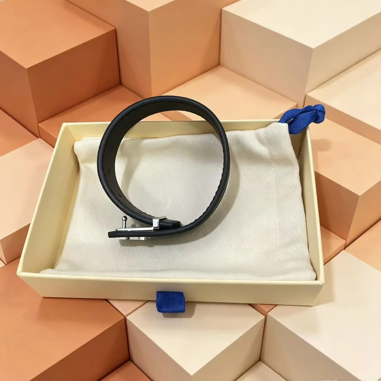 2026 New Designer High-End Luxury Unisex Bracelet – Fashion Jewelry / Steel / Titanium Material / Genuine Leather (includes exquisite gift box)