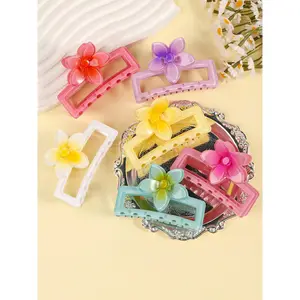 Elegant and lovely plastic hairpin claw clip side flower clip for beachfront holiday winding hair clip rear coil hair clip holiday hair design tool