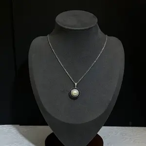 Elegant Sunflower Pearl Pendant Necklace Fashion Pearl Necklace Fashion jewelry for Daily Wear Party Wedding Anniversary Gift Choice