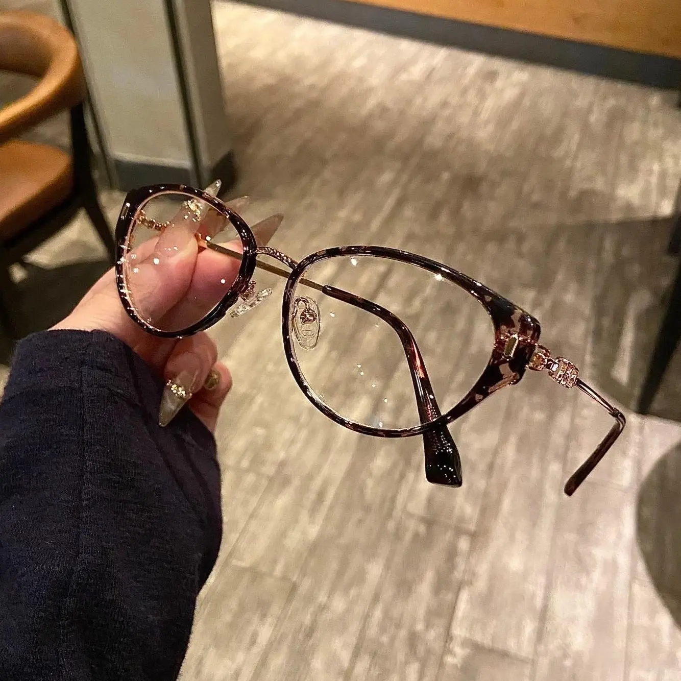 Trending Cat Eye Blue Light Blocking Glasses for Women, Retro Tortoise TR90 Frame, Oversized Anti Eyestrain Computer Gaming Eyeglasses, Fashion Clear Lens Optical Frames, Office Siren Aesthetic, Aesthetic Fake Glasses for Round Face Stylish Trendy Eyewear