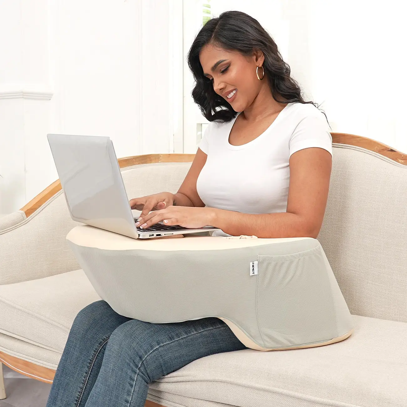Reading Pillow Lap Desk Gaming Wedge Pillow, Upgrade Bedrest Back Pillow Bed Memory Foam Rest Washable Cover, 2 Side Pockets & Cup Holders Valentines gifts Back pain relief pillow Backrest Cushion Reclining Gaming Reading Working TV counch Floor pillow su