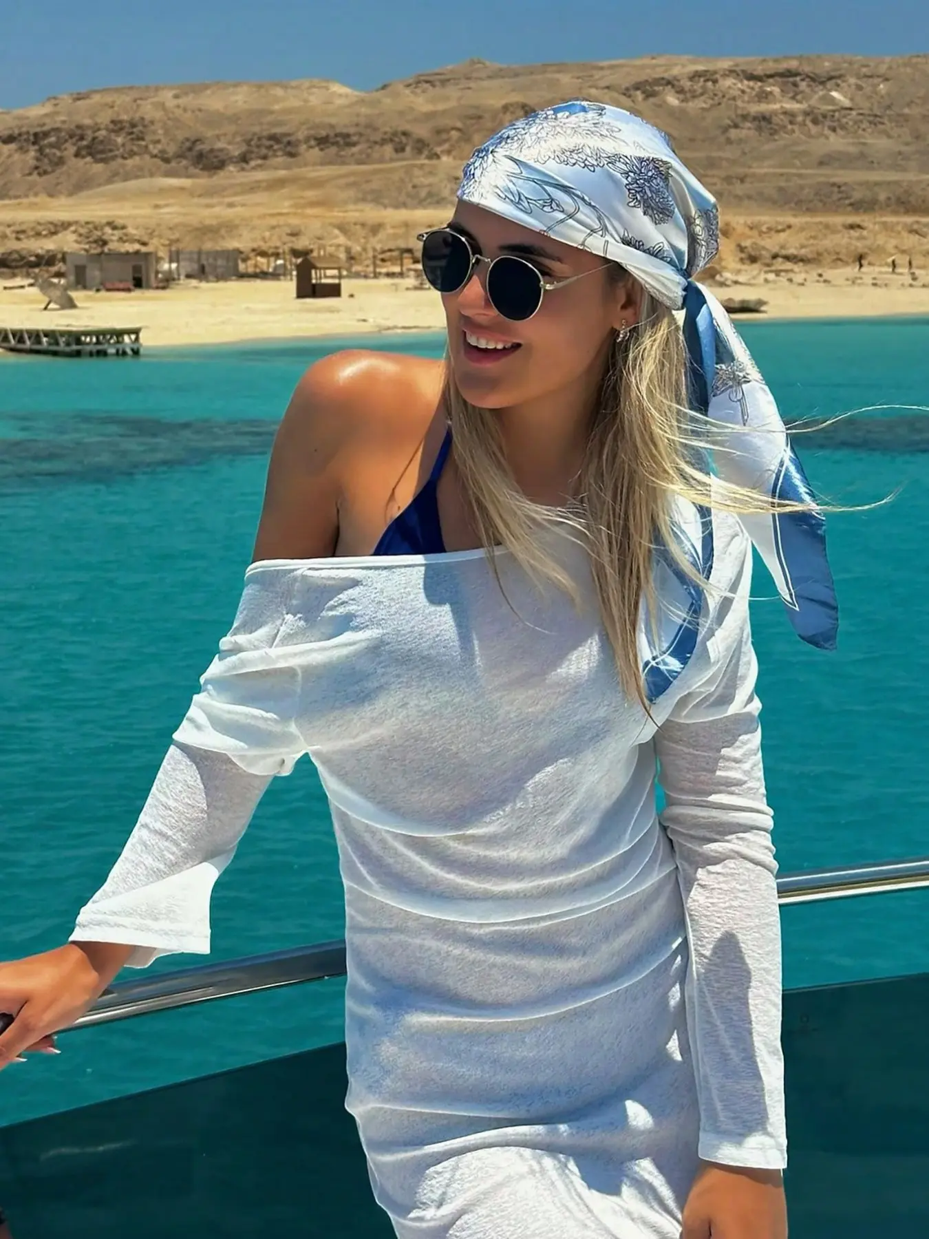 Light Blue Floral Women's Decorative Scarf, 90x90cm, Casual Travel Sun Protection Fashion Headscarf, Ideal Gift for Floral Pattern Scarf, Casual Soft Shawl