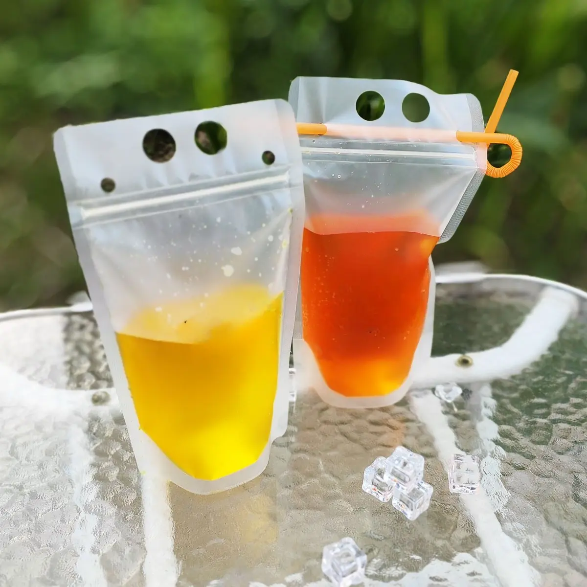 Transparent Clear Portable Plastic Drink Bags, Reusable with Straws, Sealed Standing Beverage Pouches for Cold Hot Drinks, Party Supplies