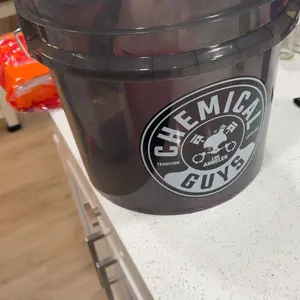 CHEMICAL GUYS Heavy Duty Ultra Clear Detailing Bucket 4.25 Gal – Smoked Obsidian Black, Durable & Transparent Wash Bucket for Car Cleaning & Detailing