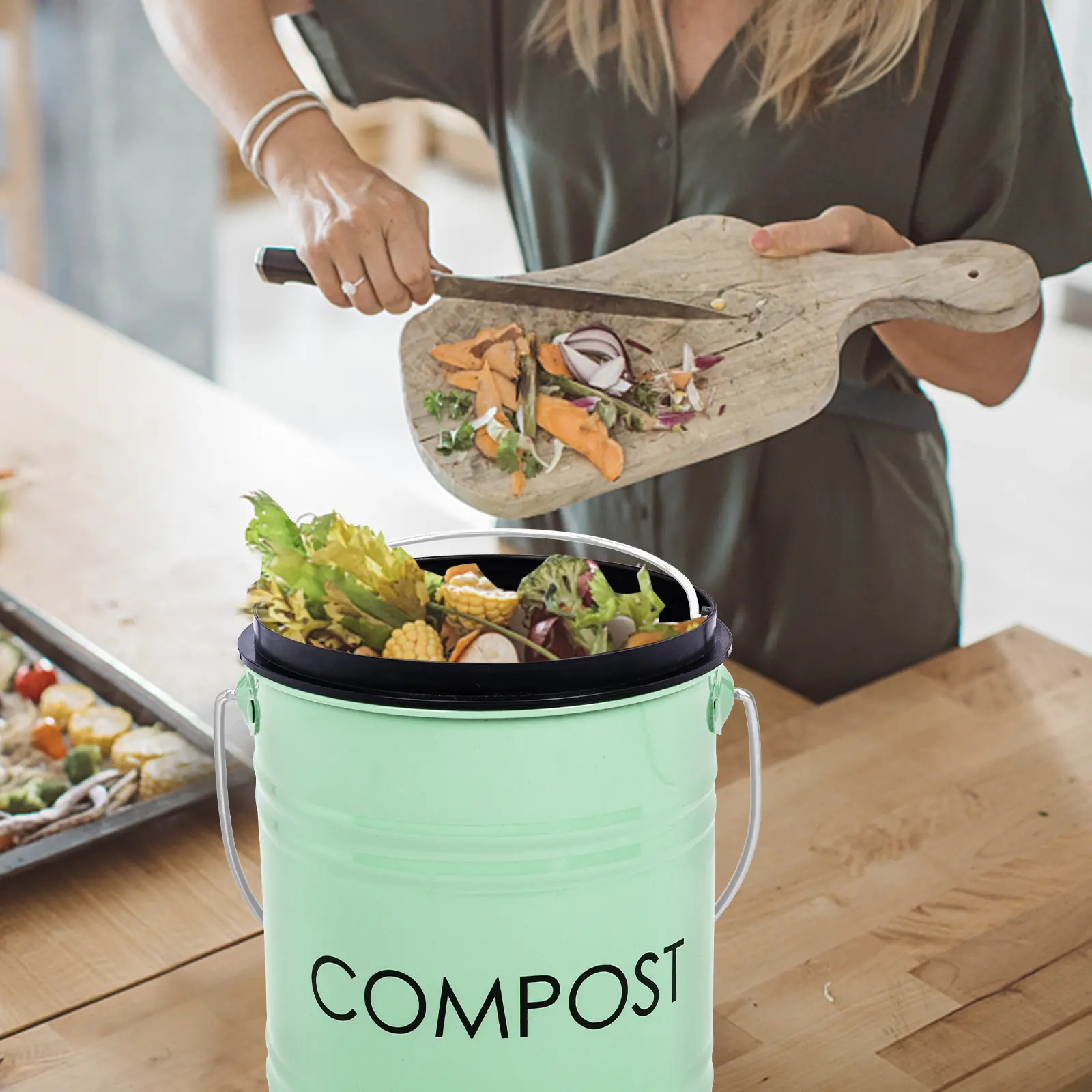 MUMTOP 1 Gal Metal Eco-Friendly Stainless Steel Indoor Kitchen Compost Bin, Energetic Green 6.7x6.7x10 In Countertop Bucket for Apartments, Sealed Lid, Rust-Resistant Body, Built-In Cleaning Filter for Food Waste Disposal & Gifting