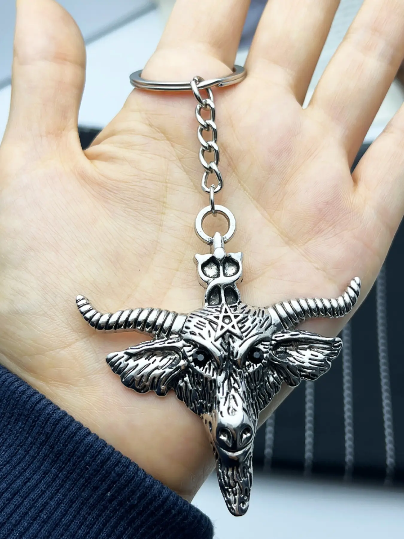 Hiphop Gothic Creative Versatile Pentagram Bull Head Demon Keychain, Pendant Keychain, Street Punk Key Chain, Unisex Fashion Accessory, Keychain Charm