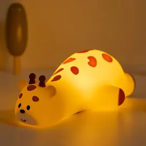 Cute Giraffe LED Night Light, Rechargeable 3 Level Dimmable Silicone Night Lights，Funny Office Desk and Home Bedroom Lighting Decor ，Perfect Gift For Family and Friend，Birthday gift