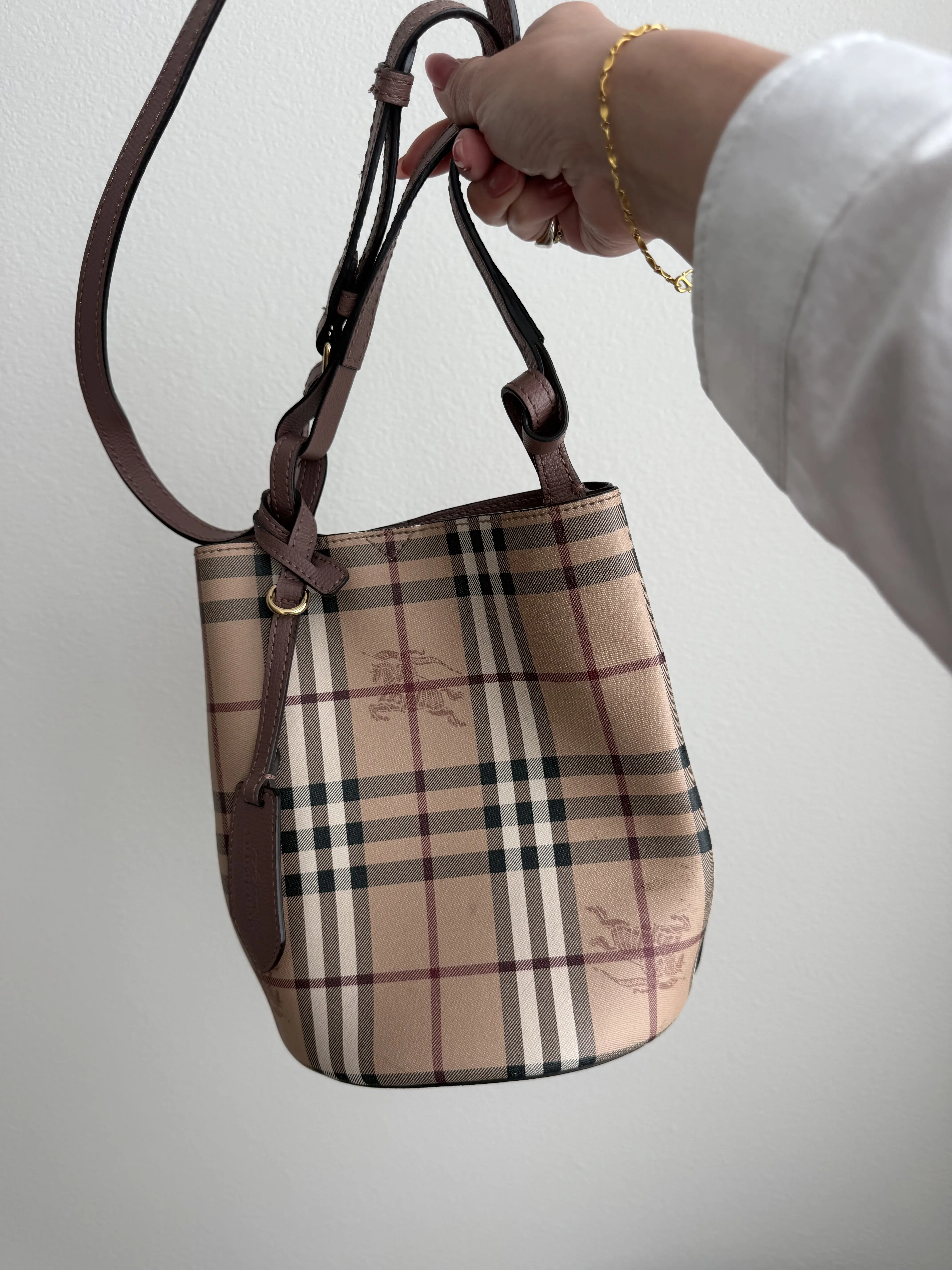Pre-owned BURBERRY canvas bucket Lorne Crossbody
