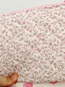 Cute Floral & Bow Pattern Makeup Bag, Quilted Cosmetic Pouch, Handheld Cosmetic Pouch, Zipper Makeup Bag, Travel Toiletry Bag, Cosmetic Storage Bag, Makeup Organizer Pouch for Women & Girls