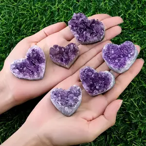 Natural Amethyst Heart Crystal Cluster Gift Box, Heart Shaped Colorful Crystal Clumps, Healing Energy Home Decor Ornament, Negative Energy Cleansing Reiki Charging Decor for Living Room Office, Spiritual Crystal Gift Set for Women Crystal Lovers Housewarm