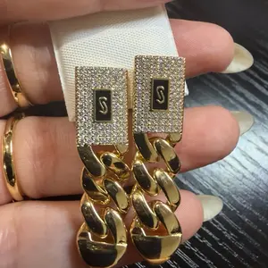 Beautiful earrings for you!