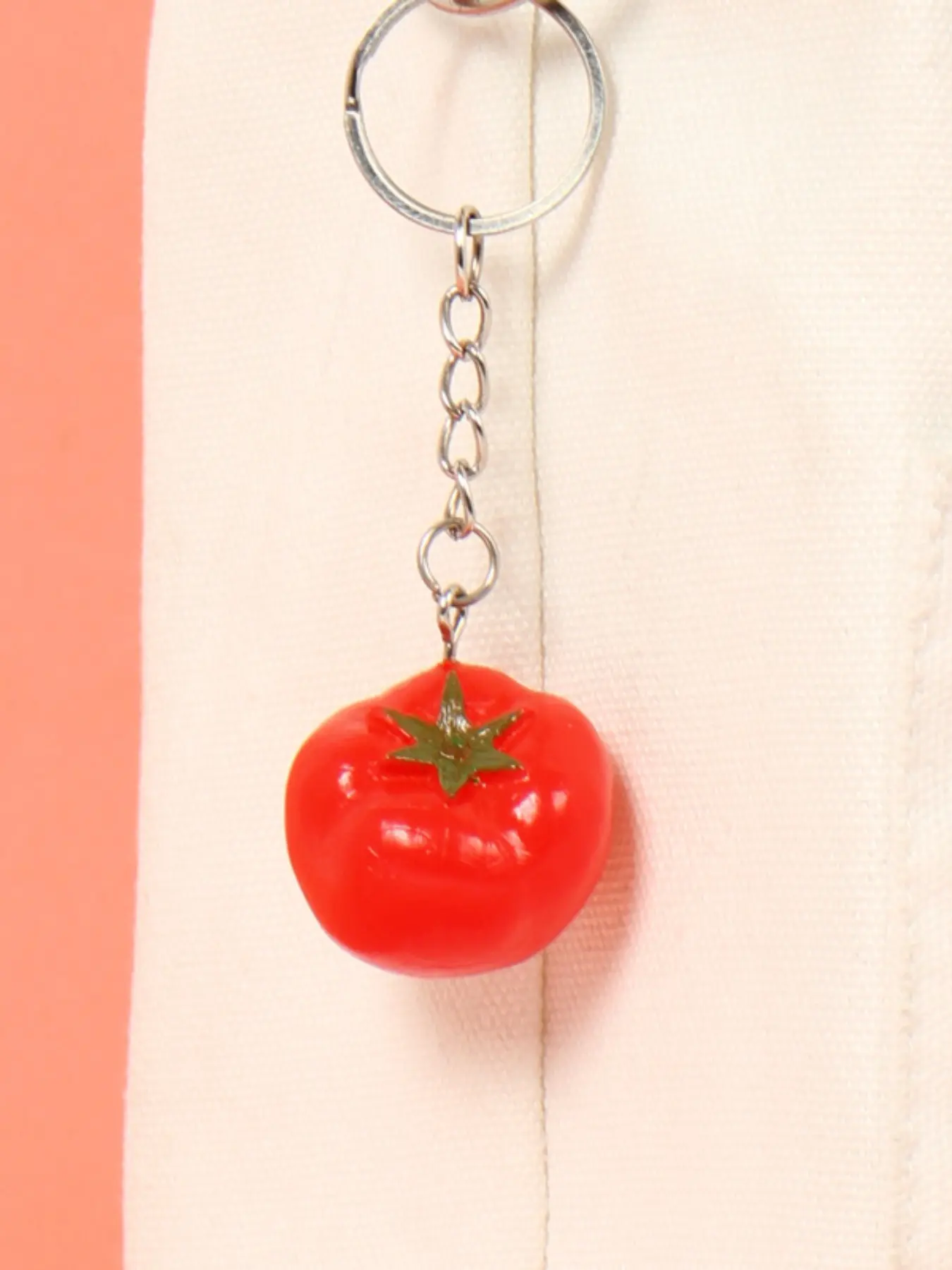 Mini Tomato Keychain Realistic Vegetable Fake Tomato Food Keyring, Cute Miniature Fruit Accessory for Bags & Keys, Perfect Gift Idea, Keychain Kawaii