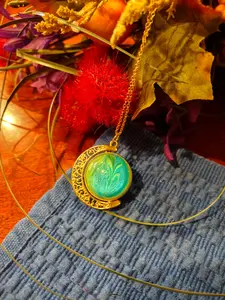 Gold Lunar Fidget Spinner Pendant - Elegant Design for Stress Relief with Unique Pendant & Galaxy-like Center - Handmade & Sophisticated Accessory