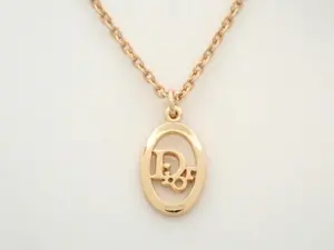 Pre-owned Christian Dior "DIOR" Gold Necklace Perfect for Daily Use